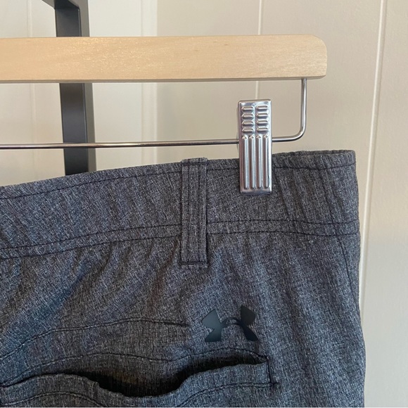 Under Armour UA Gray Flat Front Activewear Chino Golf Pant Men 34x31 (Tag 36x32) - Picture 1 of 6